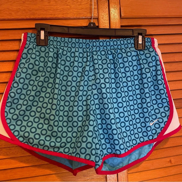 Nike Dri-Fit Blue Red and White Girls Running Shorts Size XL - Picture 2 of 6